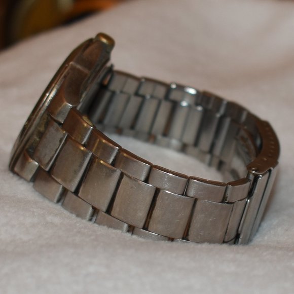 Vintage Timex Carriage Quartz Watch Silver/Silver - Picture 12 of 13